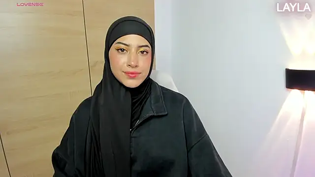 LAY LA  online show from February 16, 9:56 pm