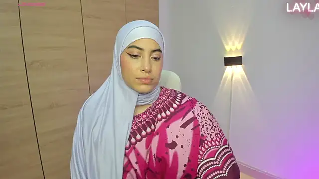 LAY LA  online show from April 21, 10:16 pm