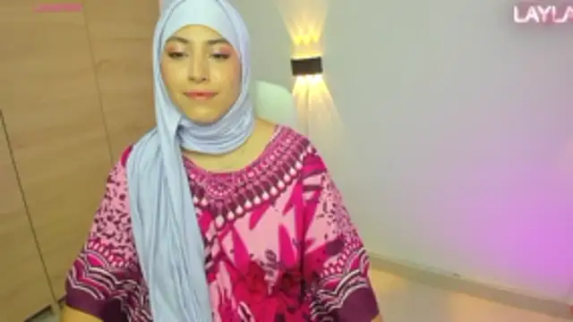 LAY LA  online show from April 9, 9:21 pm