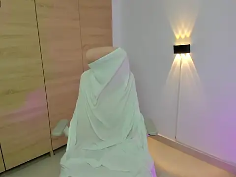 LAY LA  online show from March 26, 9:13 pm