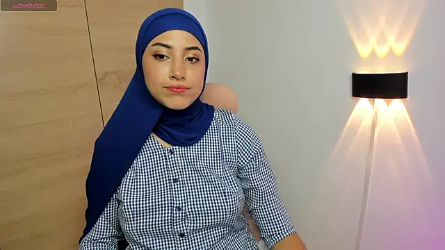 LAY LA  online show from February 4, 10:05 pm