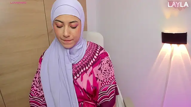 LAY LA  online show from February 11, 3:34 pm