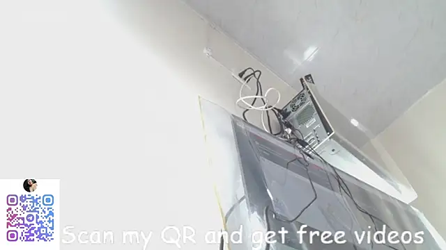 Snapshot of kendal1_ chatting on April 27, 2:37 pm kendal1 online show from April 27, 2:37 pm