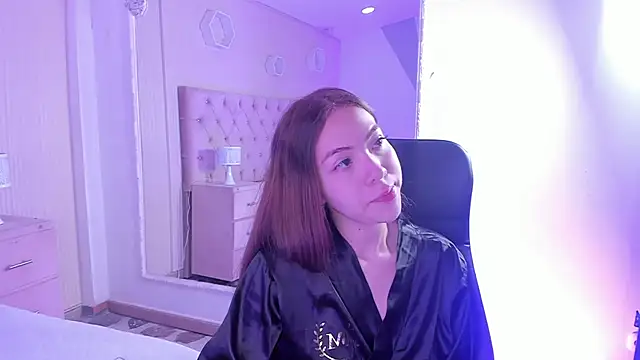 lizzyrossie online show from February 10, 1:32 pm