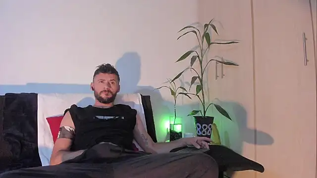 Erickpritz xh online show from May 4, 9:50 pm