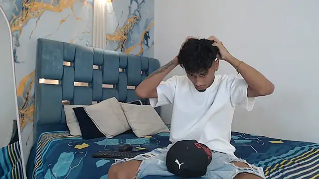 Snapshot of PRETTY_COCK1 chatting on February 22, 3:35 pm PRETTY COCK1 online show from February 22, 3:35 pm