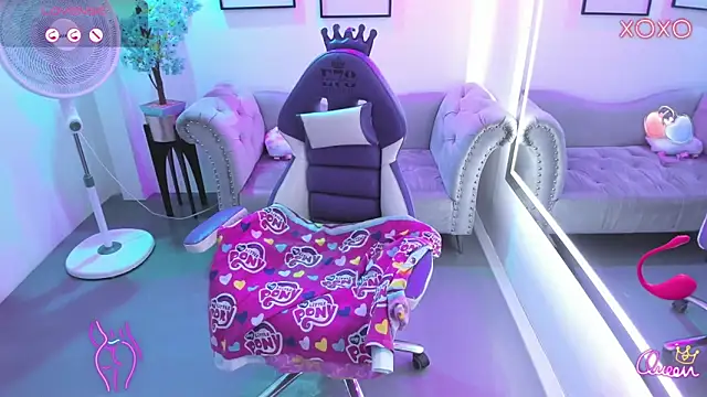 Victoria  doll online show from April 2, 12:34 pm