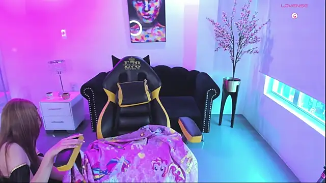 Victoria  doll online show from May 15, 7:12 pm