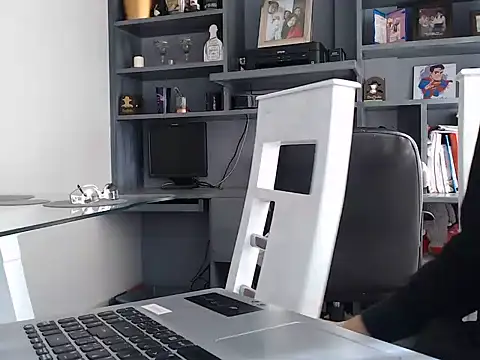 thomass1018 online show from July 15, 7:43 pm
