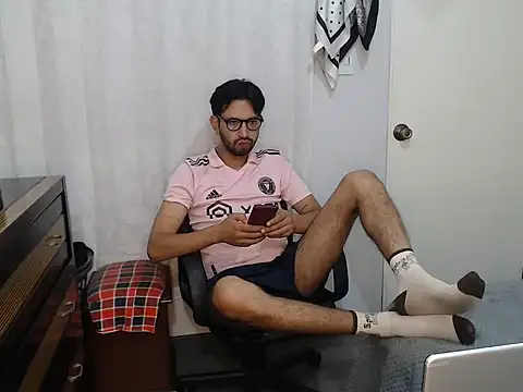 thomass1018 online show from May 26, 1:26 am