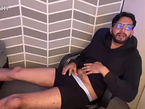 thomass1018 online show from February 11, 3:56 pm