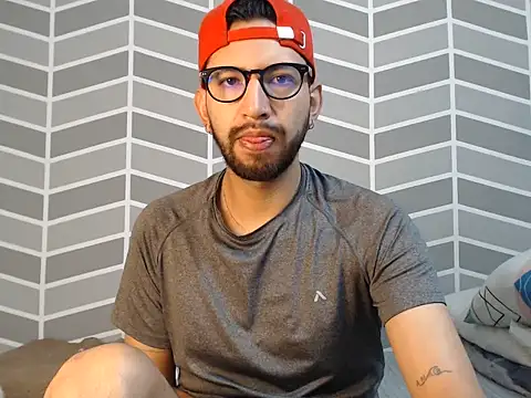 thomass1018 online show from July 4, 7:29 pm