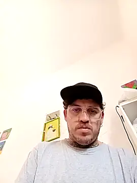 helloandi online show from April 18, 5:26 pm