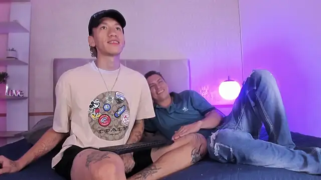 Snapshot of Julien_Ansel chatting on February 15, 3:40 am Julien Ansel online show from February 15, 3:40 am