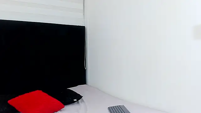 Snapshot of Brenda_Karter chatting on February 9, 12:25 pm Brenda Karter online show from February 9, 12:25 pm