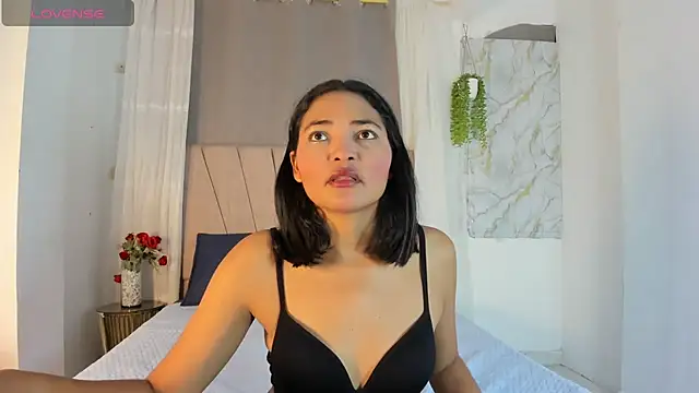 Elayha 28 online show from June 25, 1:25 am