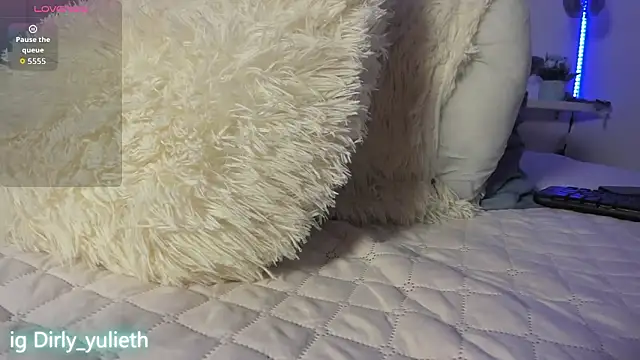 Alejandraa Ruiz10 online show from March 20, 10:44 pm