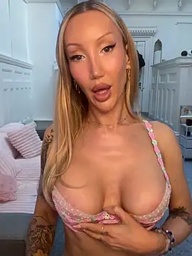 Snapshot of Allana29 chatting on May 26, 6:50 pm Allana29 online show from May 26, 6:50 pm