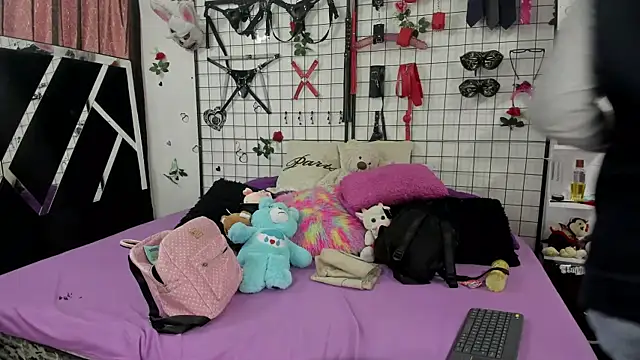 playful-girls online show from February 26, 1:22 pm