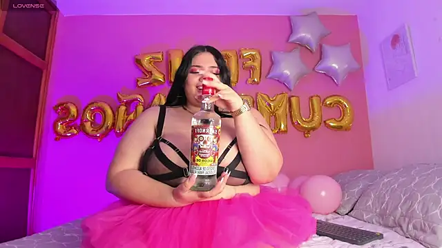 Snapshot of Julieta_jane_ss chatting on June 20, 12:26 am Julieta jane ss online show from June 20, 12:26 am