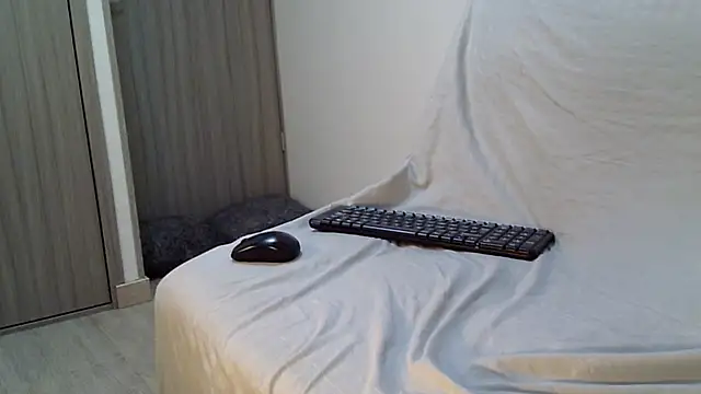 Snapshot of jordan_fox chatting on February 12, 11:04 pm jordan fox online show from February 12, 11:04 pm