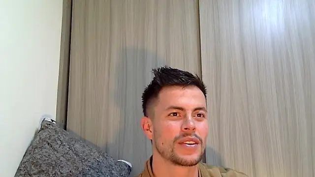 Snapshot of jordan_fox chatting on January 31, 11:14 pm jordan fox online show from January 31, 11:14 pm