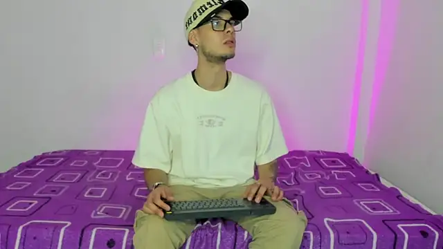 Vlad  night online show from February 12, 12:05 pm