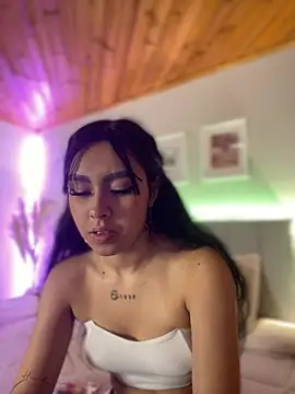 Snapshot of scarlett_pinkk1 chatting on February 5, 3:13 am scarlett pinkk1 online show from February 5, 3:13 am