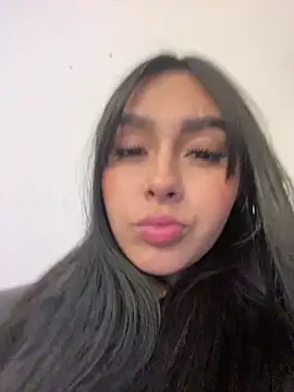 Snapshot of scarlett_pinkk1 chatting on February 25, 3:29 am scarlett pinkk1 online show from February 25, 3:29 am