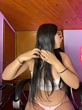 Snapshot of Violetta_pinkk1 chatting on February 6, 4:08 am Violetta pinkk1 online show from February 6, 4:08 am