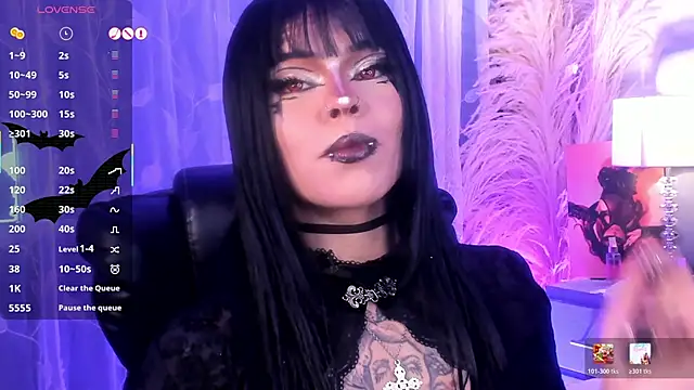 Snapshot of SweetDevil_7 chatting on June 20, 10:48 pm SweetDevil 7 online show from June 20, 10:48 pm