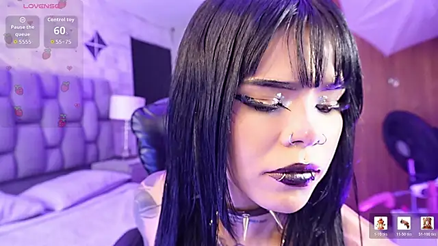 SweetDevil 7 online show from March 21, 7:18 pm