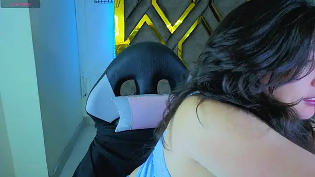 Luvienne online show from March 5, 6:59 pm