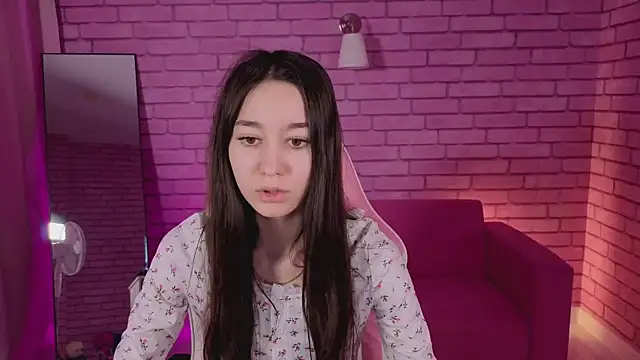 Nicole Brownie online show from February 17, 8:33 am