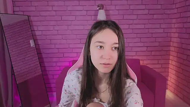 Nicole Brownie online show from March 17, 2:14 am