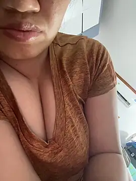 Puka2001 online show from April 12, 2:09 pm