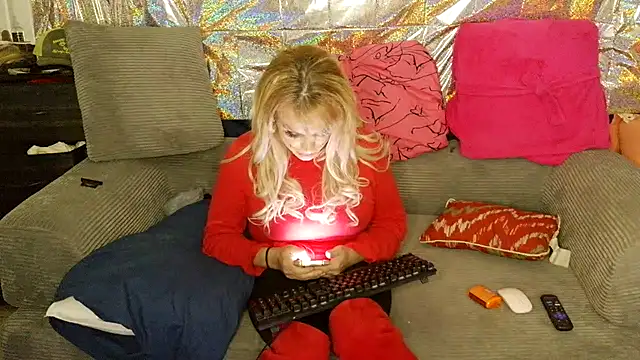 Snapshot of starandsky chatting on February 24, 11:49 pm starandsky online show from February 24, 11:49 pm