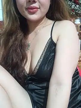 LinaLy99 online show from May 6, 7:23 am