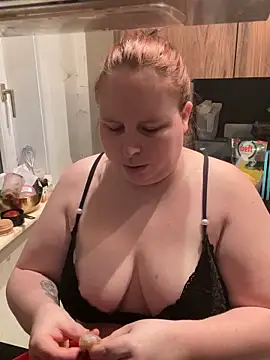 Sarahtjeuh  online show from April 9, 11:33 pm