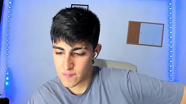 babyted272 online show from April 15, 11:27 pm