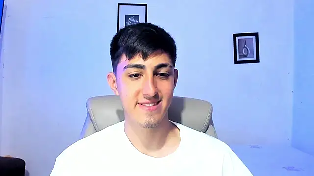 Snapshot of babyted272 chatting on March 4, 1:24 am babyted272 online show from March 4, 1:24 am