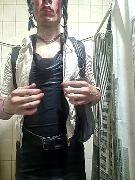 Snapshot of veronicatvcroosleather chatting on February 23, 9:59 pm veronicatvcroosleather online show from February 23, 9:59 pm