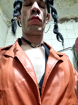 Snapshot of veronicatvcroosleather chatting on February 12, 7:41 am veronicatvcroosleather online show from February 12, 7:41 am