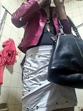 Snapshot of veronicatvcroosleather chatting on February 2, 2:10 am veronicatvcroosleather online show from February 2, 2:10 am