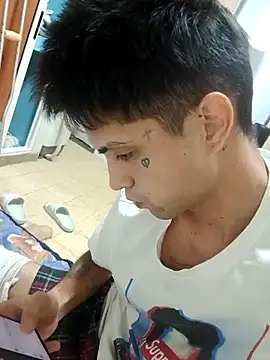 Snapshot of DanyxxxCuba chatting on February 2, 8:41 pm DanyxxxCuba online show from February 2, 8:41 pm