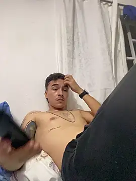 Snapshot of vanilla_Kush chatting on February 21, 2:57 am vanilla Kush online show from February 21, 2:57 am