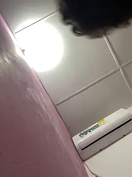 vanilla Kush online show from March 13, 6:07 am