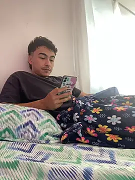 Snapshot of vanilla_Kush chatting on February 17, 2:25 pm vanilla Kush online show from February 17, 2:25 pm