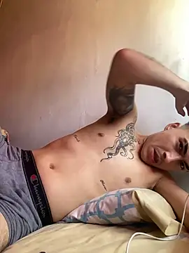 vanilla Kush online show from April 19, 4:30 pm