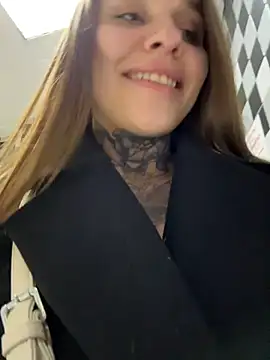 Snapshot of KishaMur chatting on February 18, 4:21 am KishaMur online show from February 18, 4:21 am